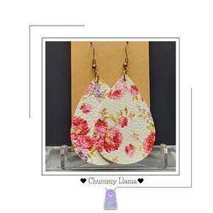 Vintage-Inspired Pink Floral Dangle Earrings – Romantic & Lightweight, NEW